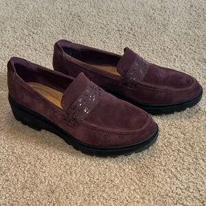 Clarks Women’s Calla Ease Suede Loafers - Plum - Like New
